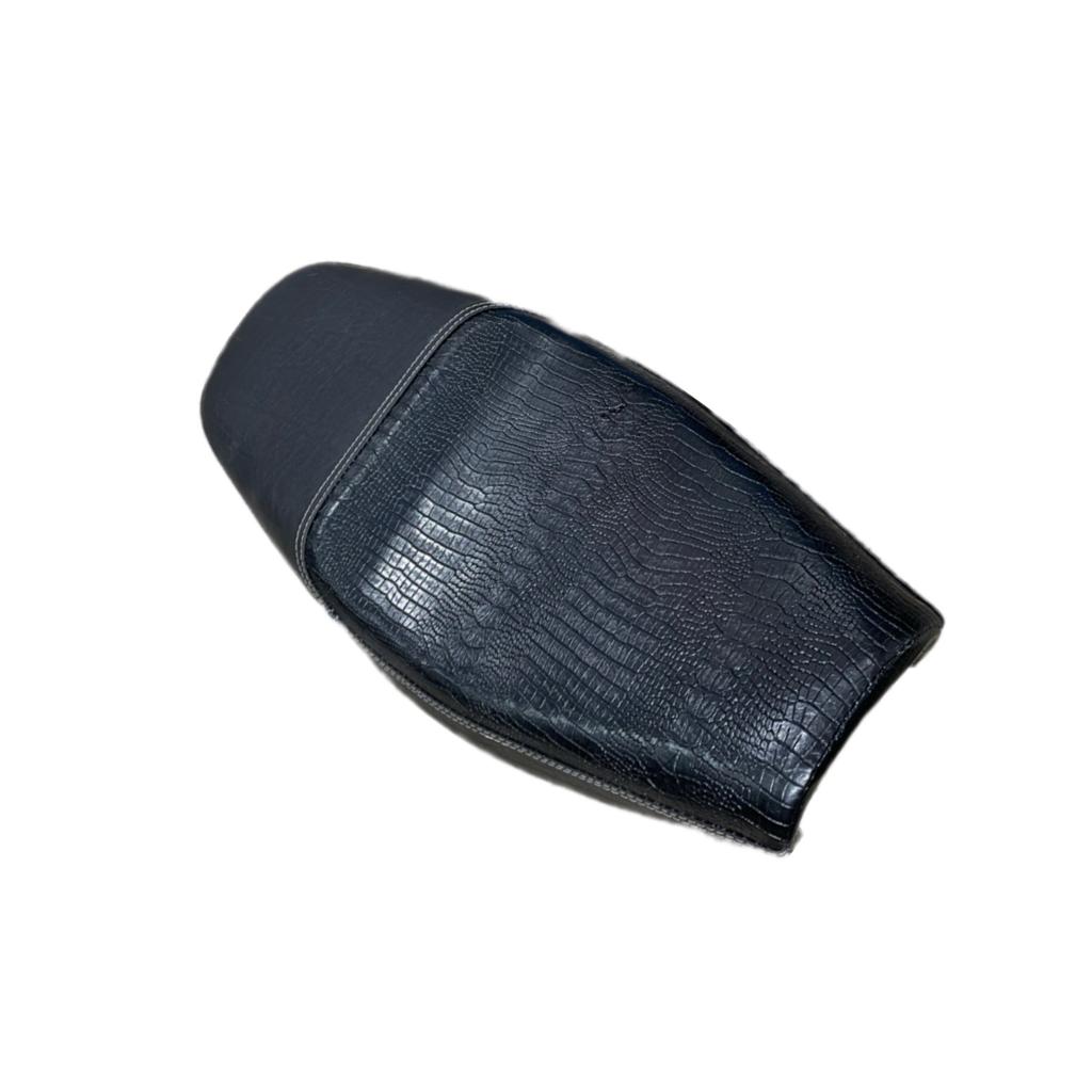 Comfortable Dual-Color Seat for Jawa 42, 42 2.1, Classic 300