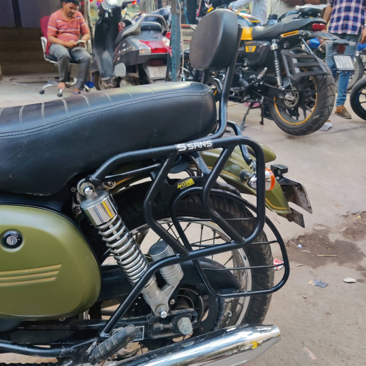 Premium Saddle Stay for Jawa 42, Classic, 42 2.1 & Yezdi Roadster