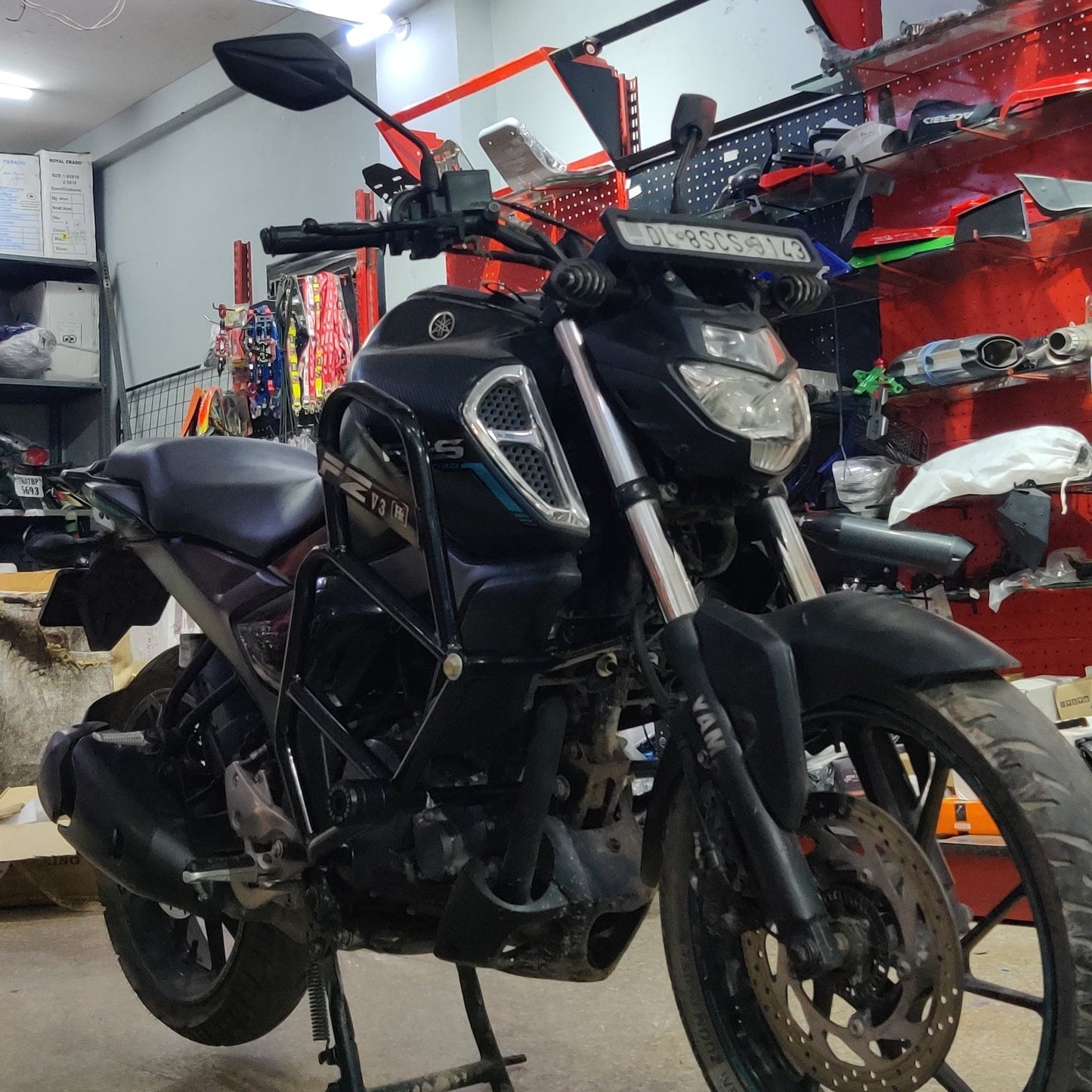 Round Nylon Crash Guard for Yamaha FZS V3 – Premium Leg Protection