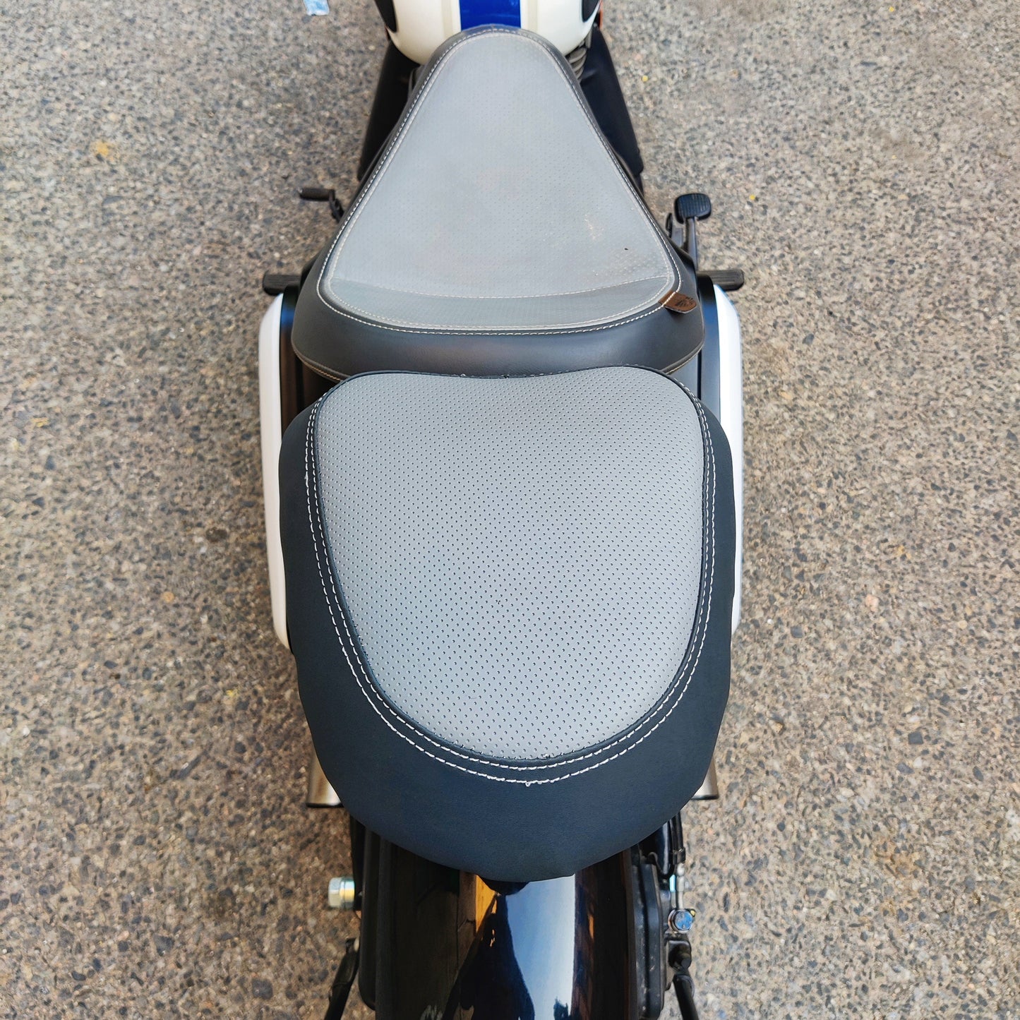 Premium Jawa 42 Bobber Custom Dual Seat - 180kg Load Capacity | Lifetime Frame Warranty