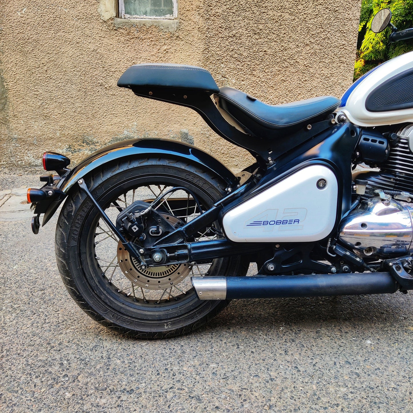 Premium Jawa 42 Bobber Custom Dual Seat - 180kg Load Capacity | Lifetime Frame Warranty