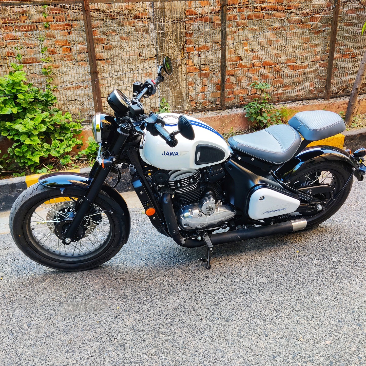Premium Jawa 42 Bobber Custom Dual Seat - 180kg Load Capacity | Lifetime Frame Warranty