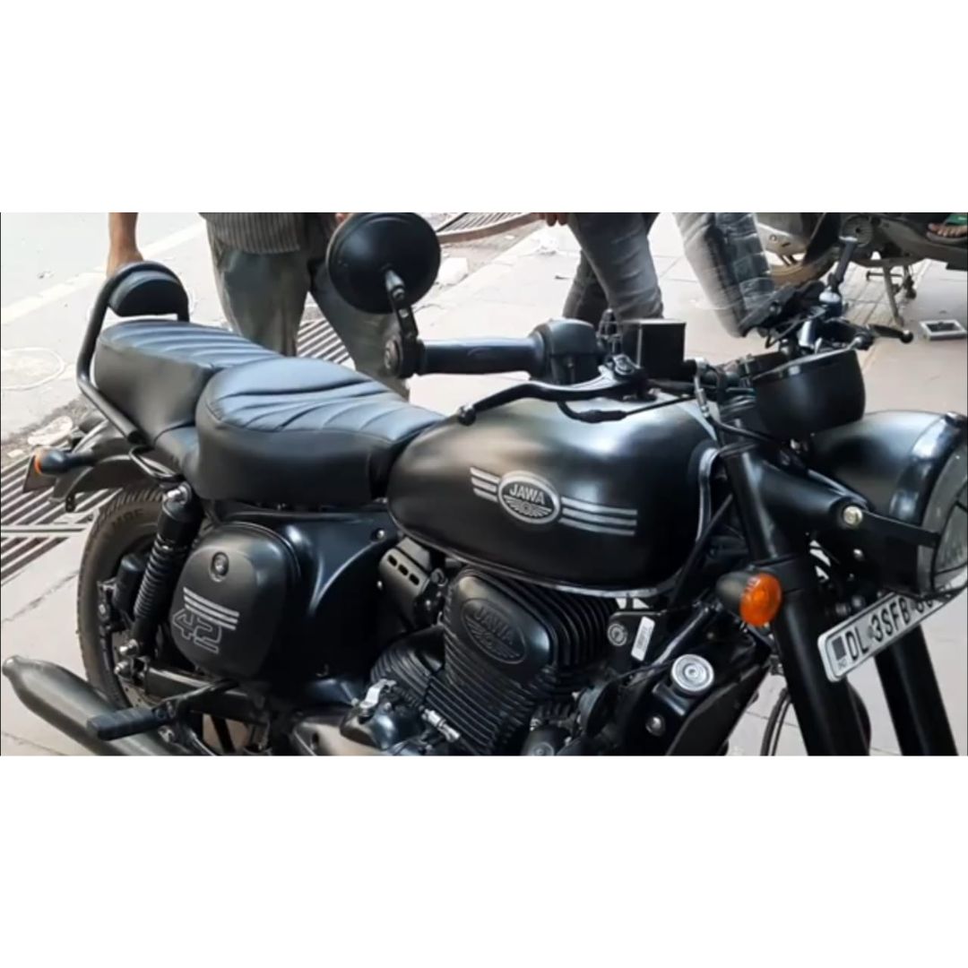 Big Boss Seats for Jawa 42, 42 2.1 & Classic 300 – Extra Comfort