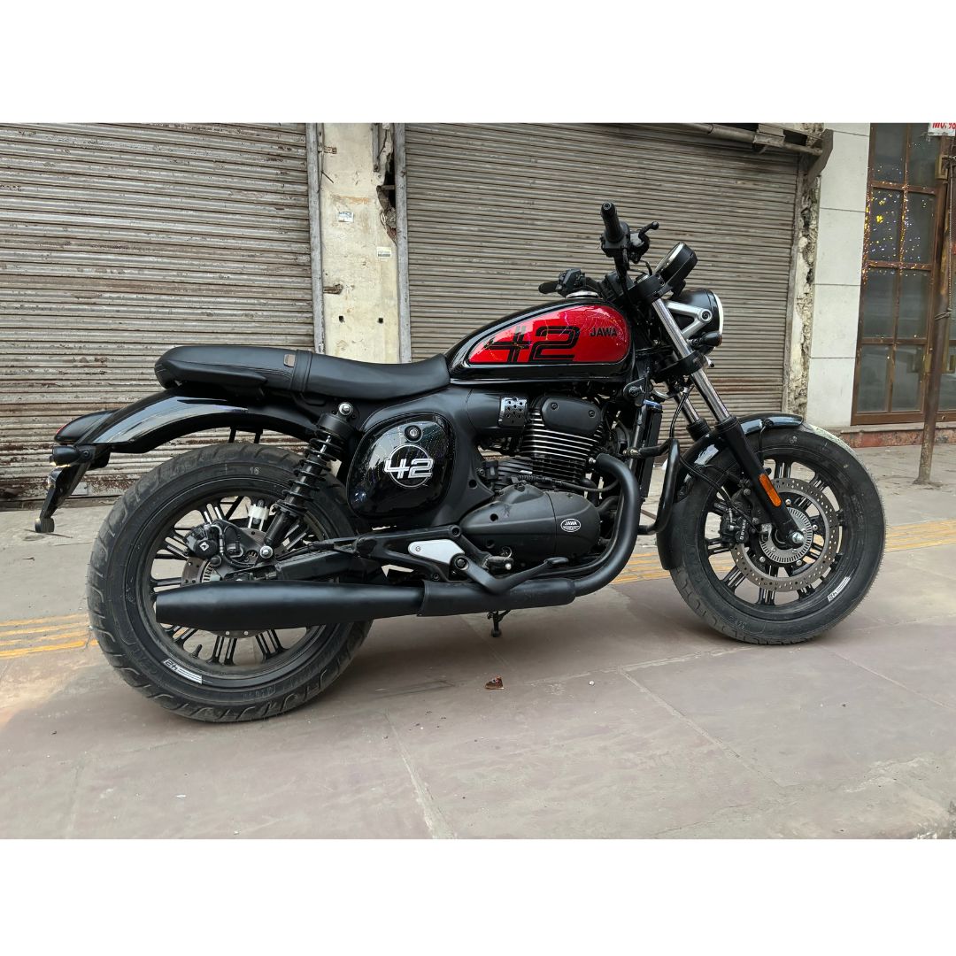Venom Exhaust with DB Killer for Jawa 42, Jawa Bobber, Jawa FJ, Jawa Perak, Yezdi Roadster & Scrambler