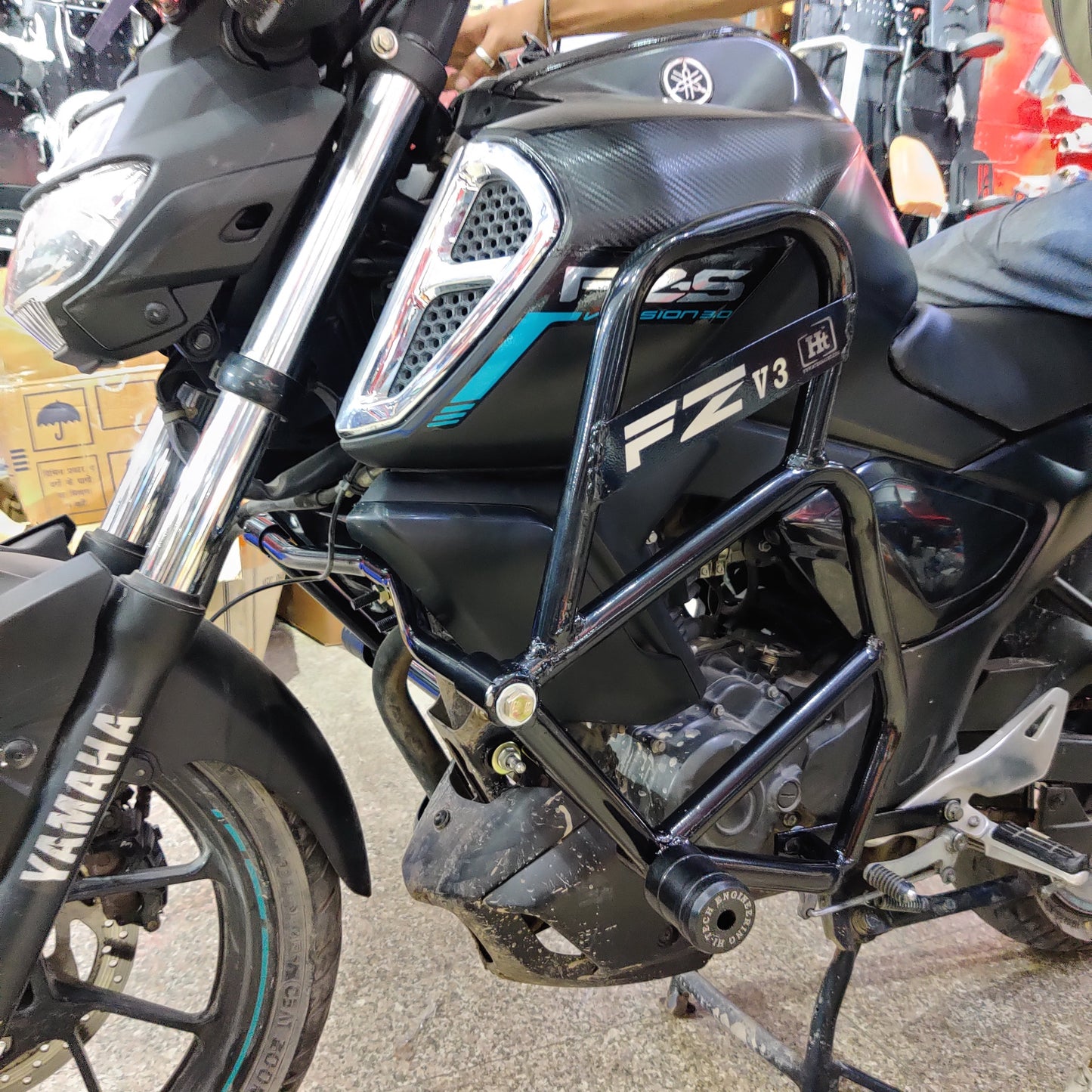 Round Nylon Crash Guard for Yamaha FZS V3 – Premium Leg Protection