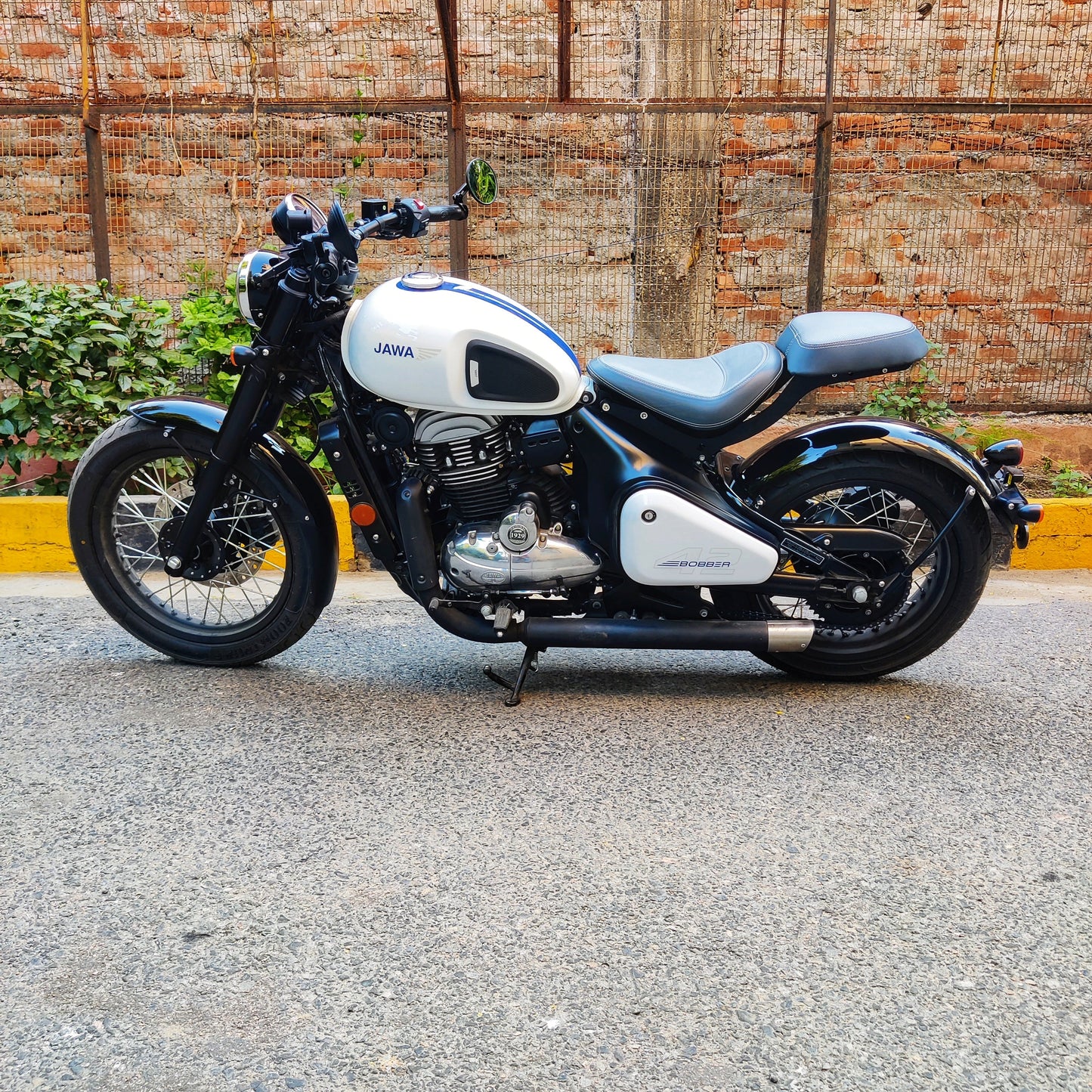 Premium Jawa 42 Bobber Custom Dual Seat - 180kg Load Capacity | Lifetime Frame Warranty