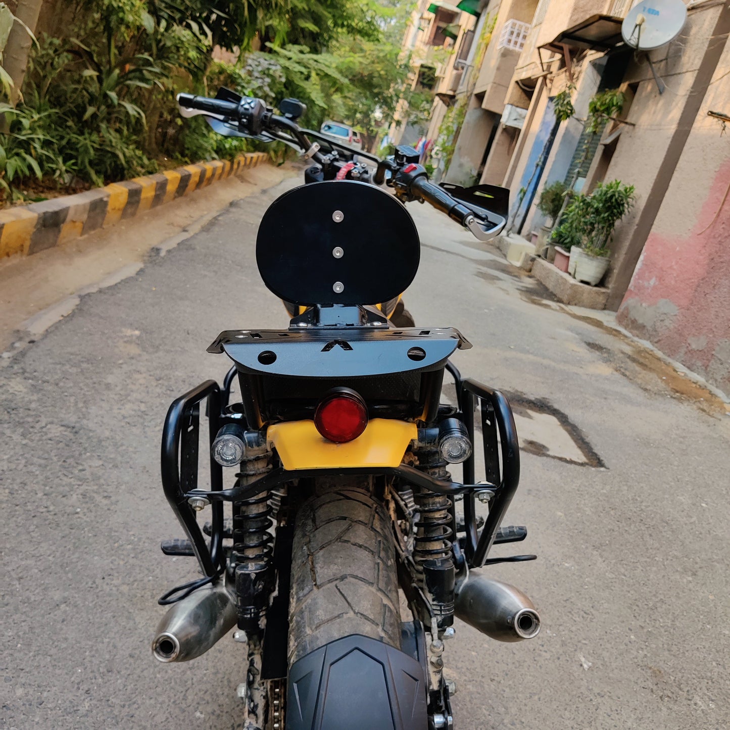 Top Rack Cushion with Backrest for Yezdi Scrambler